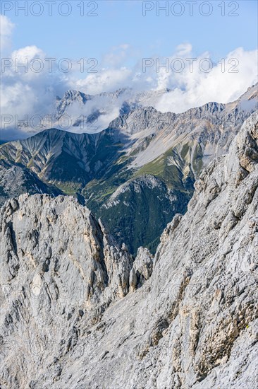 Rocky ridge of Hohe Munde