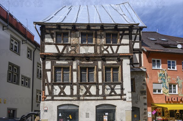 Half-timbered house from 1409 being renovated