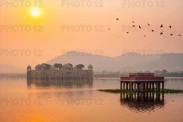 Tranquil morning at famous indian tourist landmark Jal Mahal