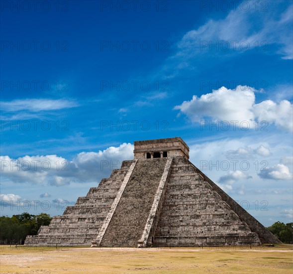 Anicent mayan pyramid in Chichen-Itza