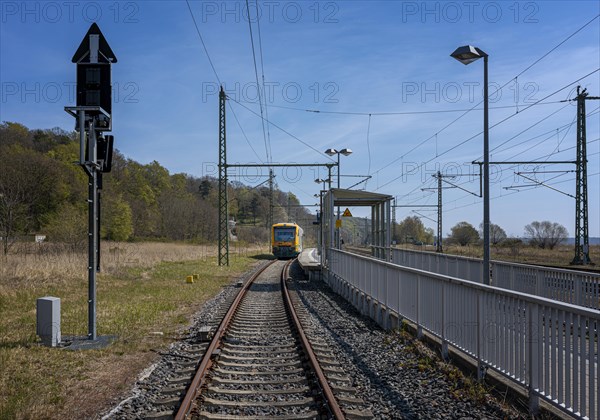 Lietzow railway station and platform