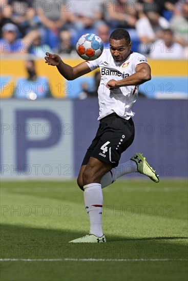 Jonathan Tah Bayer 04 Leverkusen on the ball