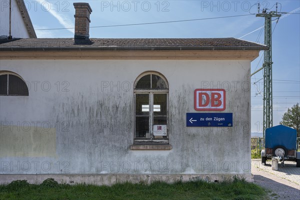 Sign to the trains at Lietzow station