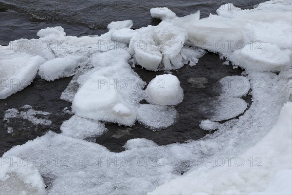 Ice structures