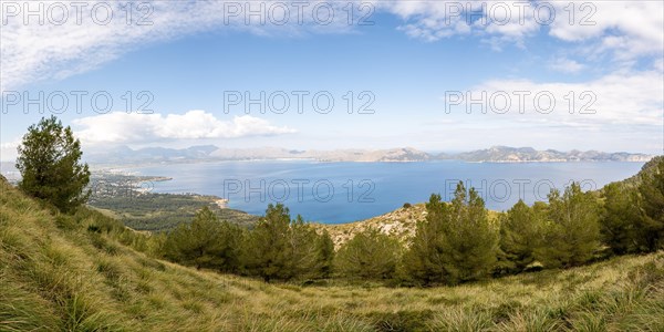 Footpath below the Talaia d'Alcudia