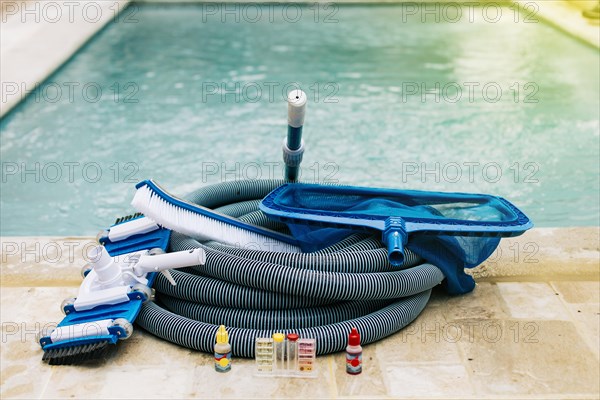 Pool cleaning and maintenance tools