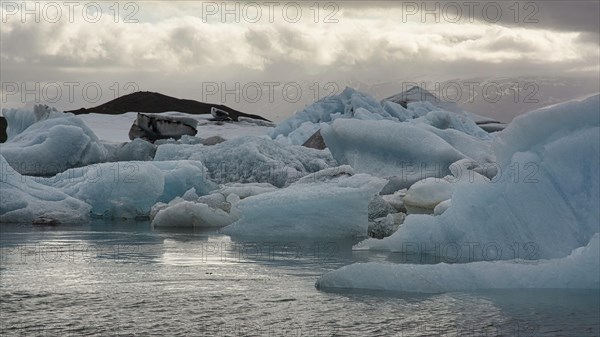 Icebergs in the bay of Yoekulsarlon