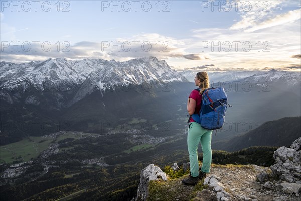 Young hiker at the Kramerspitz