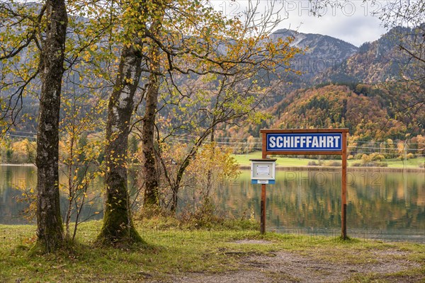 Schifffahrt sign am Lake Kochel