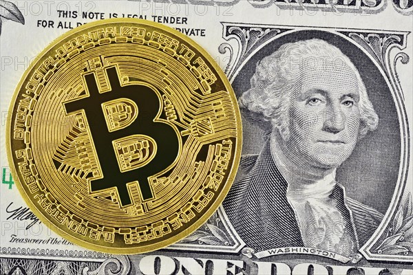 Bitcoin and a US Dollar Note