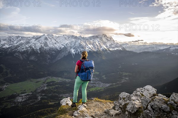 Young hiker at the Kramerspitz