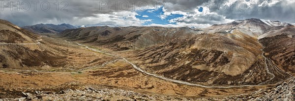 Panorama of landscape near Tanglang la Pass