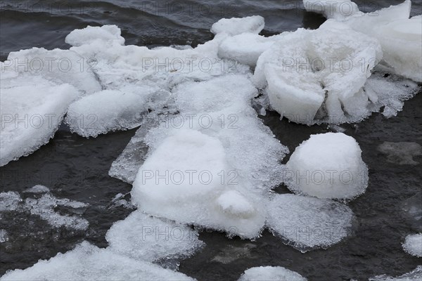 Ice structures