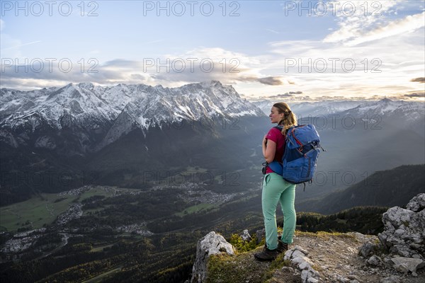 Young hiker at the Kramerspitz