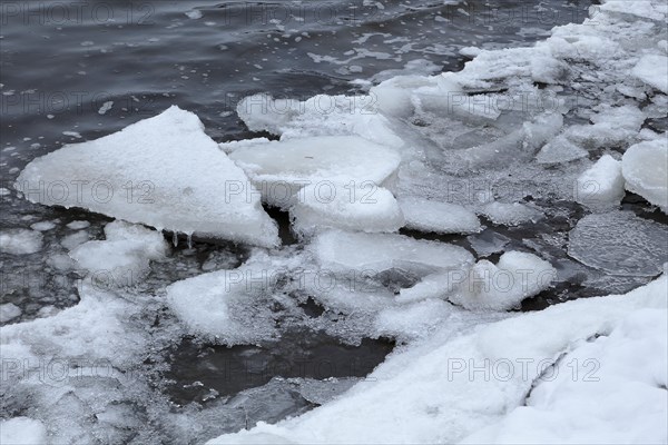 Ice structures