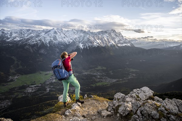 Young hiker at the Kramerspitz