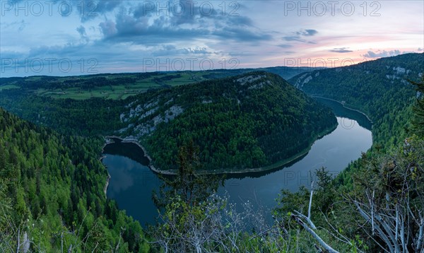 Shortly in front of sunrise over Lac de Moron on the Doubs