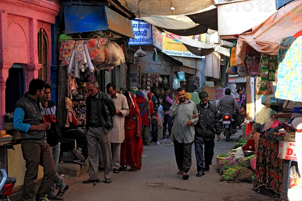 Street scene in the old town of Bikaner