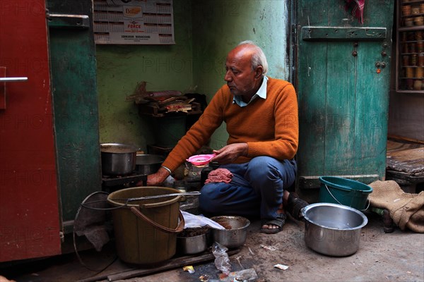 Street scene in the old town of Bikaner