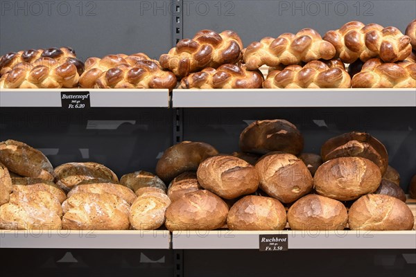 Sales shelf breads