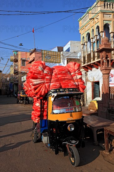 Street scene in the old town of Bikaner