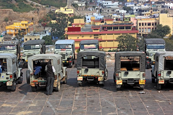 Jeeps parked in front of Amber Fort