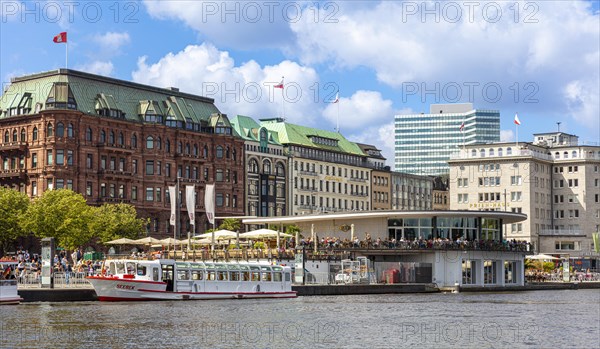 Alster steamer at the Jungfernstieg on the Inner Alster Lake