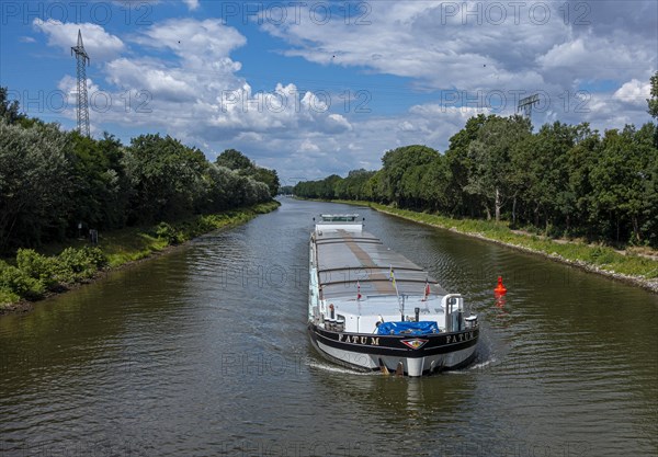 Barge on the Havel