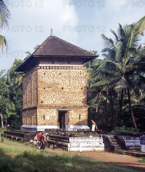 Keezhthali Mahadeva temple in Kodungallur