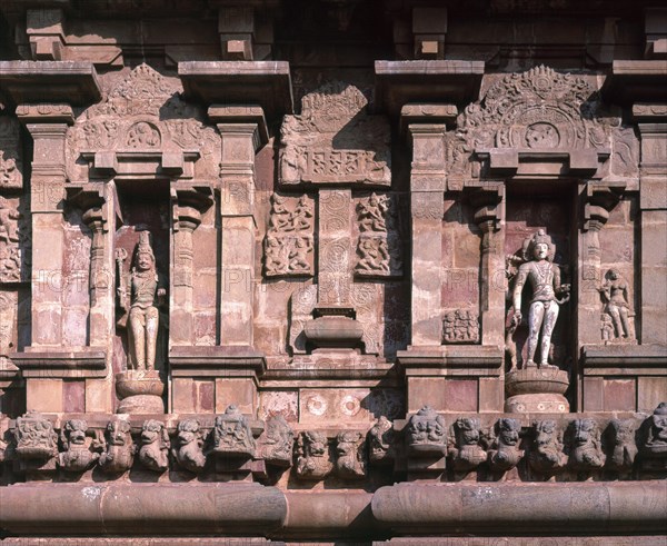 Sculptures on the decorated south exterior of Brihadisvara temple or Big temple in Thanjavur