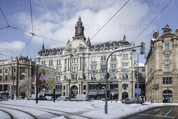 Bernheimer Haus on Lenbachplatz