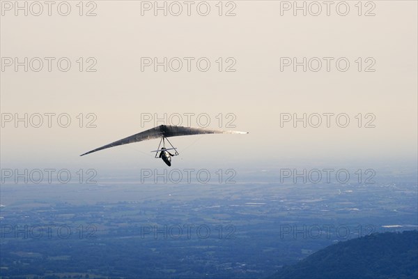 Hang glider with take-off from Monte Valinis