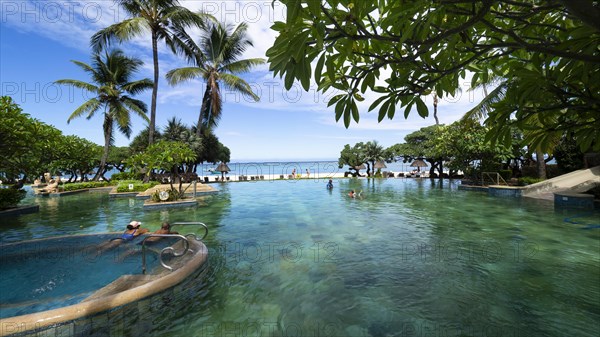 Luxushotel La Pirogue Resort & Spa mit tropische Hotelanlage