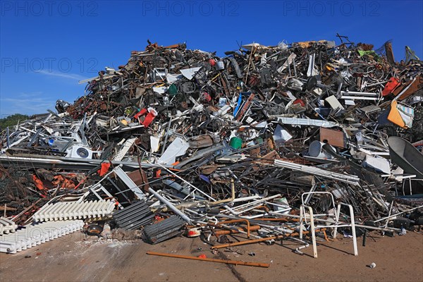 Altmetallhalde auf einem Schrottplatz