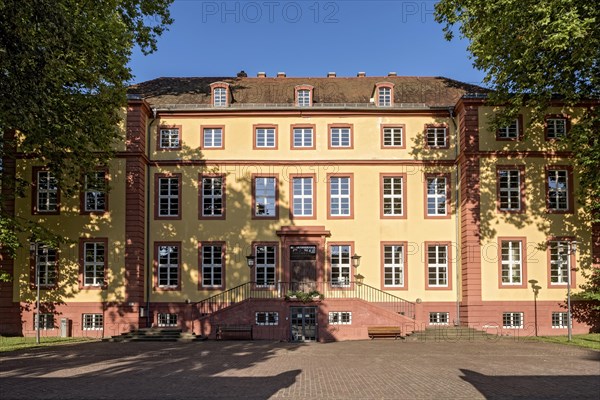 Barockes Schloss Hallenburg