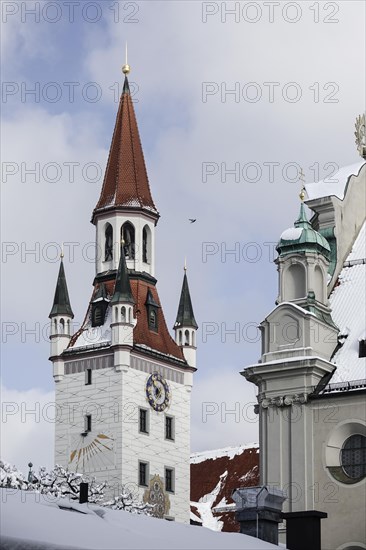 Old Town Hall and Church of the Holy Spirit at the Viktualienmarkt