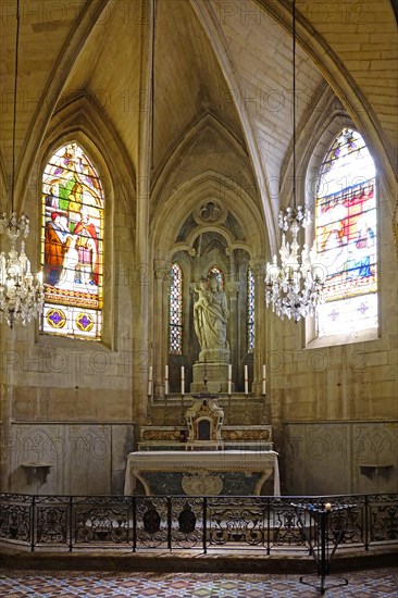 Gothic chapel in the choir ambulatory with statue of the Virgin Mary