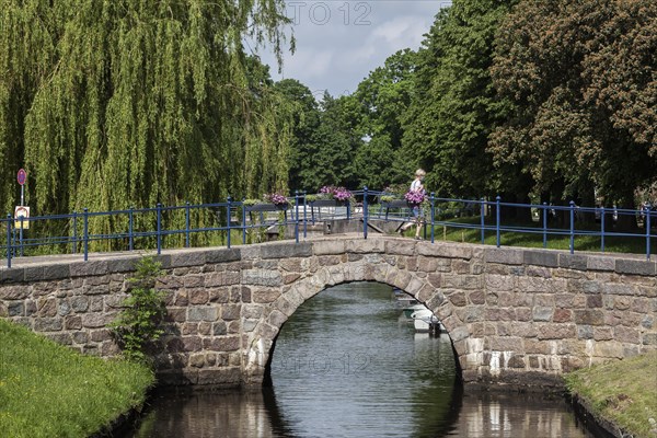 Bridge over the central canal Mittelburggraben