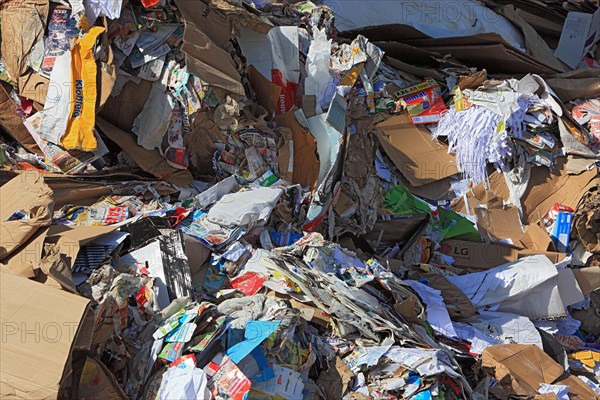 Lager von Altpapier zur Wiederverwertung in einem Recyclingbetrieb