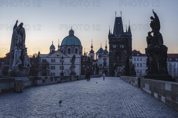 Karlsbruecke zum Sonnenaufgang