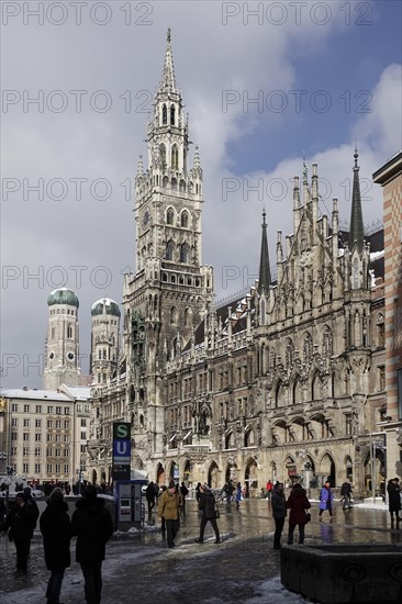 Marienplatz with Mariensaeule