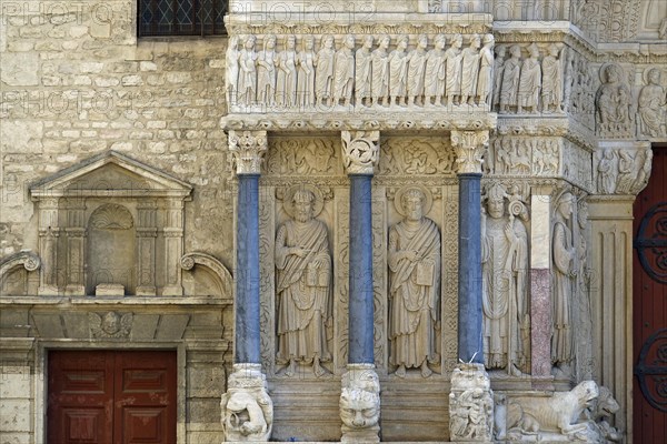 Statues of saints to the left of the main portal