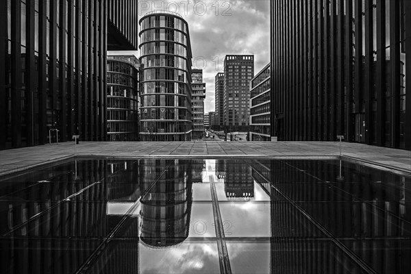 Hotel Hyatt Regency Duesseldorf and office building at the Hafenspitze in the Media Harbour