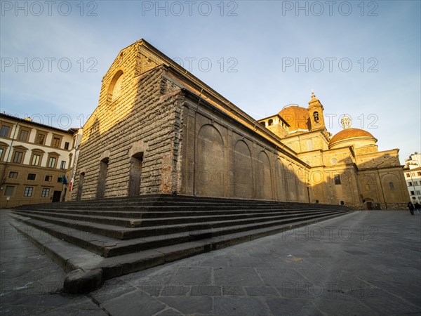 Basilica di San Lorenzo im Morgenlicht