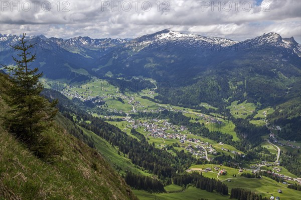 View from Fellhorngrat to Riezlern