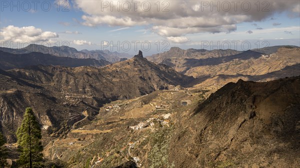 View from Mirador de Degollada Becerra to Roque Bentayga