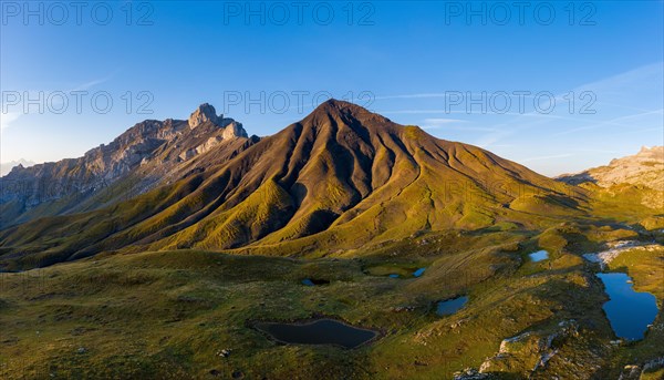 Aerial view of the Tita da Terra Naire and the La Fava