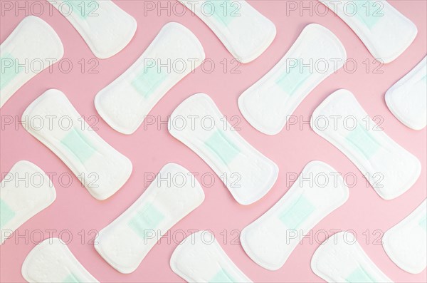 Arrangement pads pink background