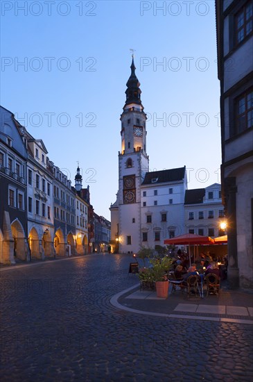 Untermarkt mit dem Alten Rathausturm am Abend