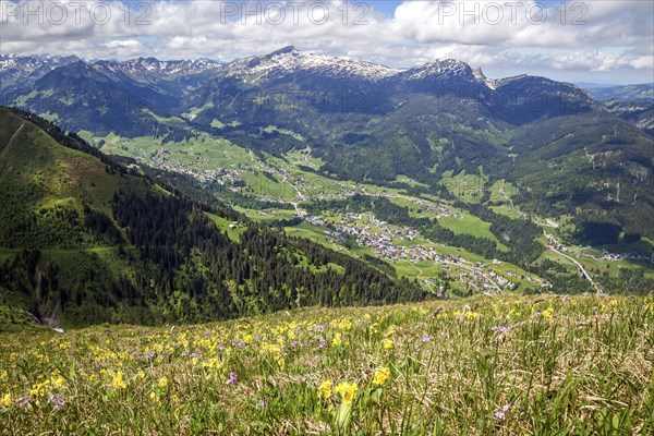 View from Fellhorngrat to Riezlern